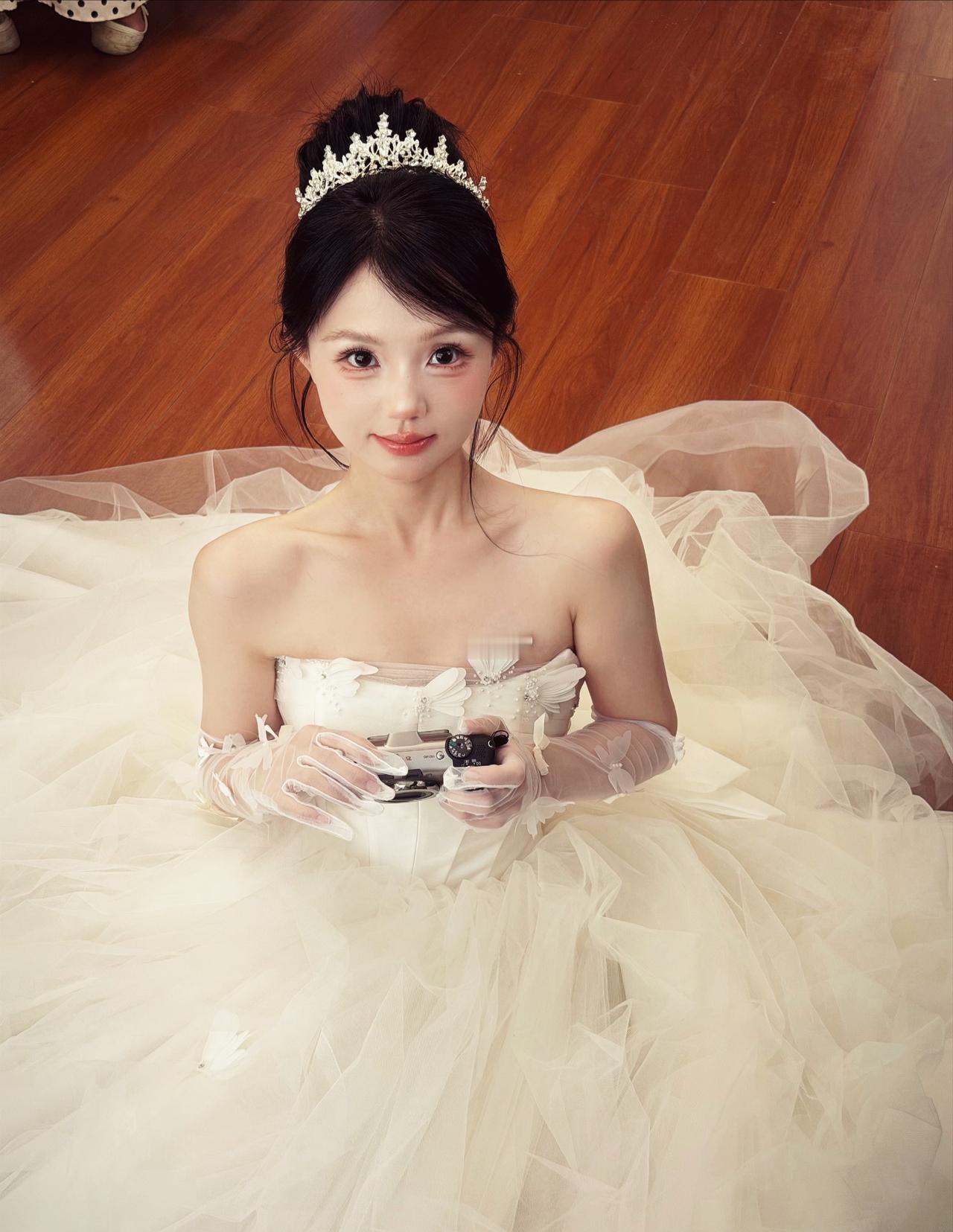 是不是每个穿婚纱的女孩都是人生中最美的。温柔气质范穿搭