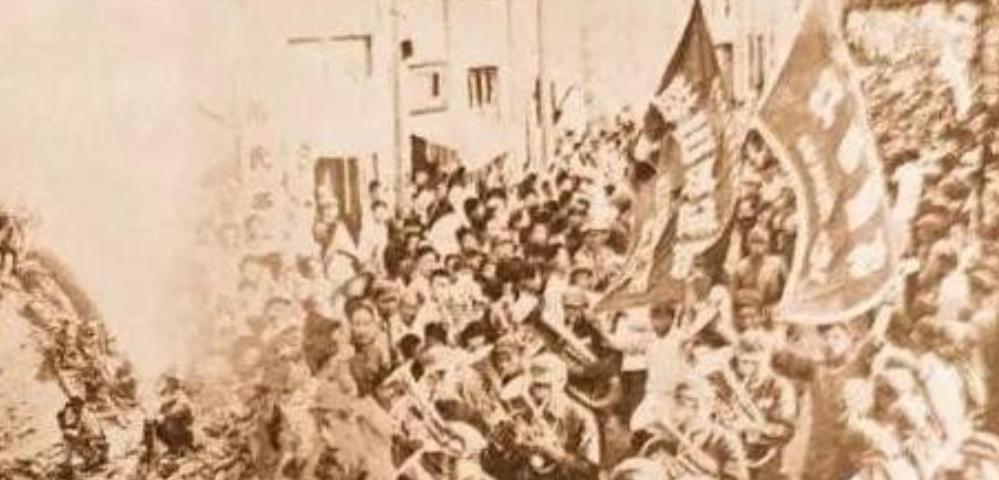 1949年4月中旬,就在四野大军结束休整开始南下时,领导班子却突然发生重大变化: