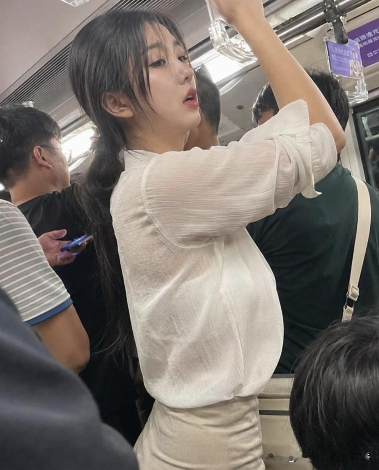 上班的地铁太拥挤了！