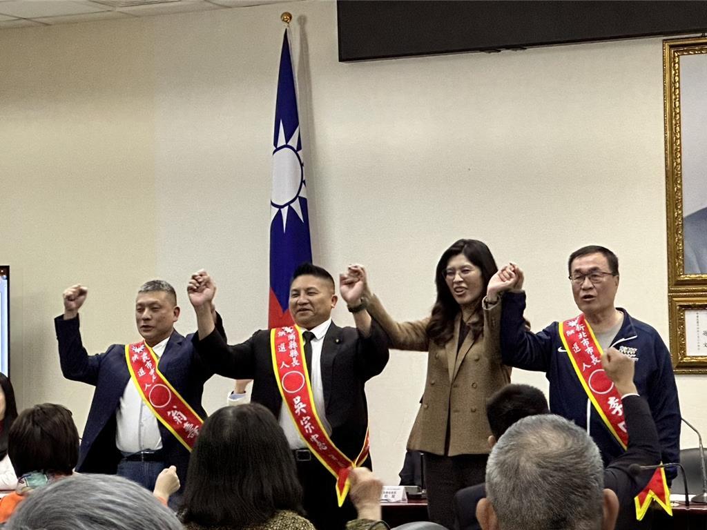 国民党11日于中常会上正式通过提名三个需要蓝白合县市长人选，新北市提名李四川、宜