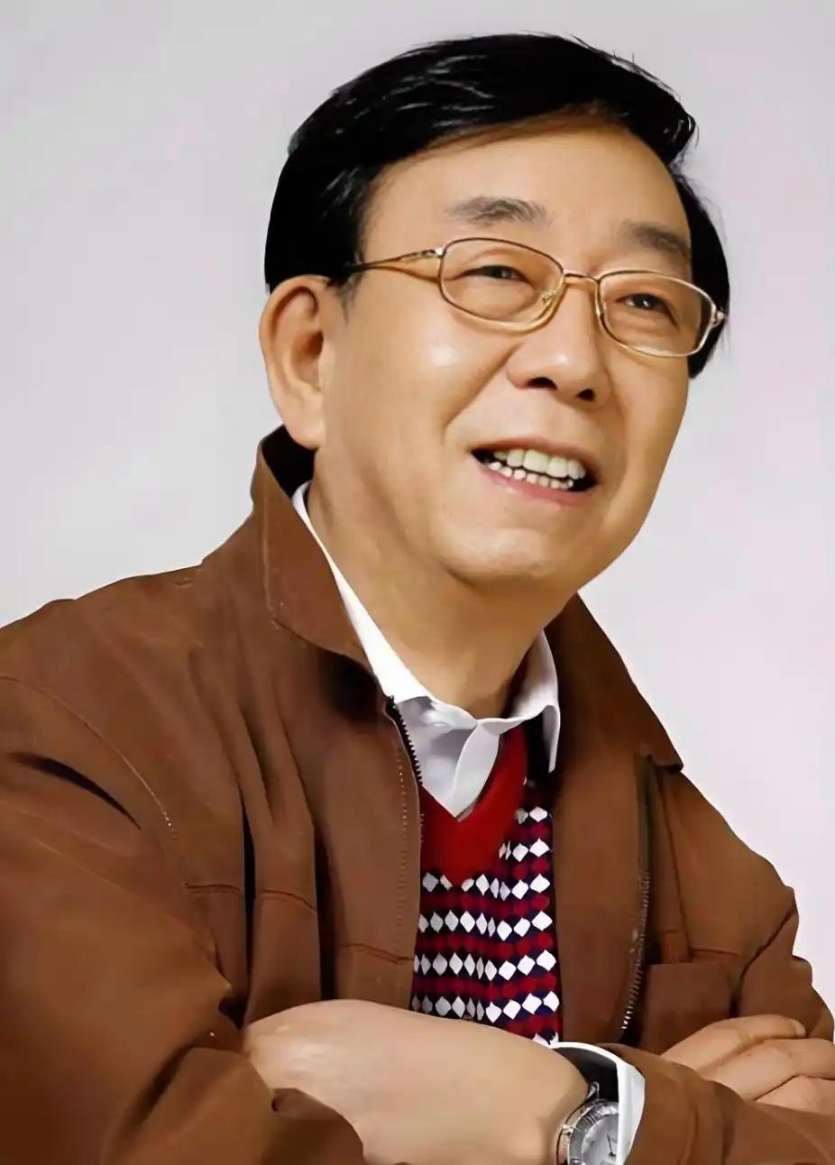 1983年，几位民工胡乱敲击饭盒的节奏被一个人无意间听到，谁曾想，就是这个敲饭盒