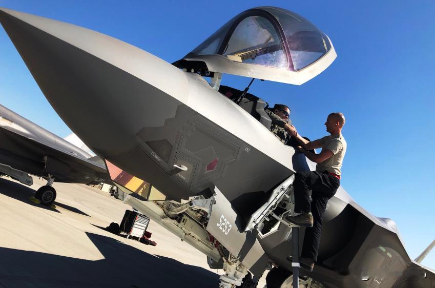 美军南海坠机真相大揭秘：燃油说站不住脚，背后藏着美军大麻烦各位老铁，今儿个