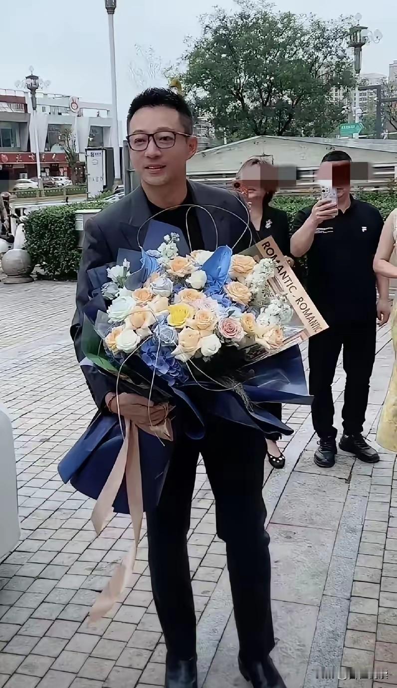 说实话以前我是不信汪家雇水军的毕竟好歹也是苦命的娘俩白手起家成了富二代豪