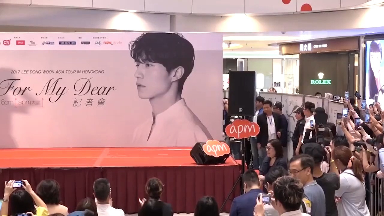 演员评论区认爱网红，前后脚回应撞车网友看懵了