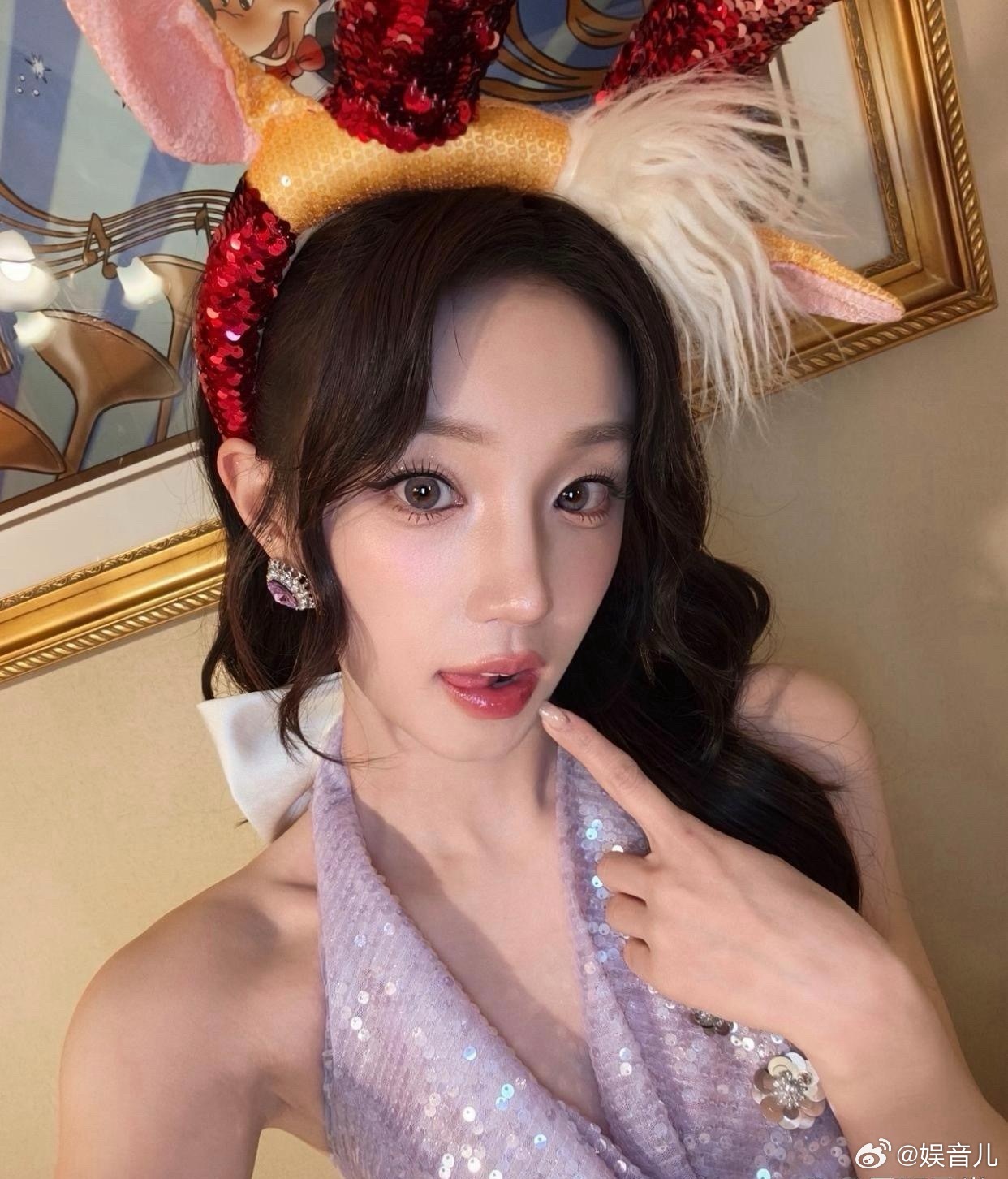 1.李现因为没给杨紫发祝福，被骂了两天了。2.谢娜演唱会停办，被点名批评是一