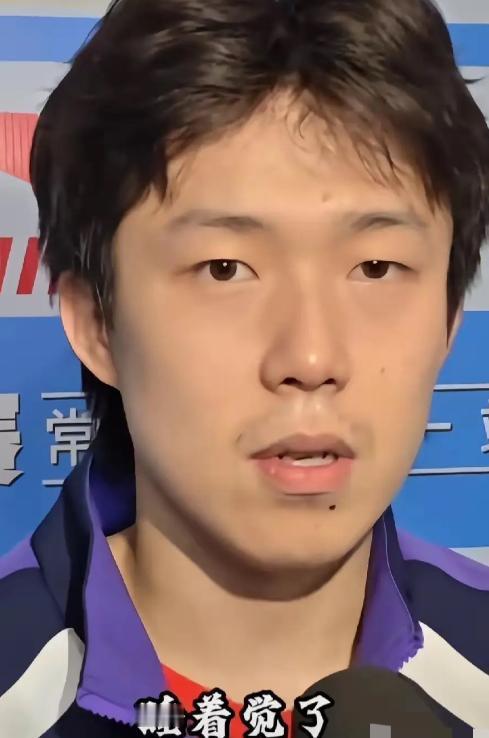 大家有没有发现，王楚钦越来越不对劲了。不是球技断崖下滑，也不是长相变化，而是精气