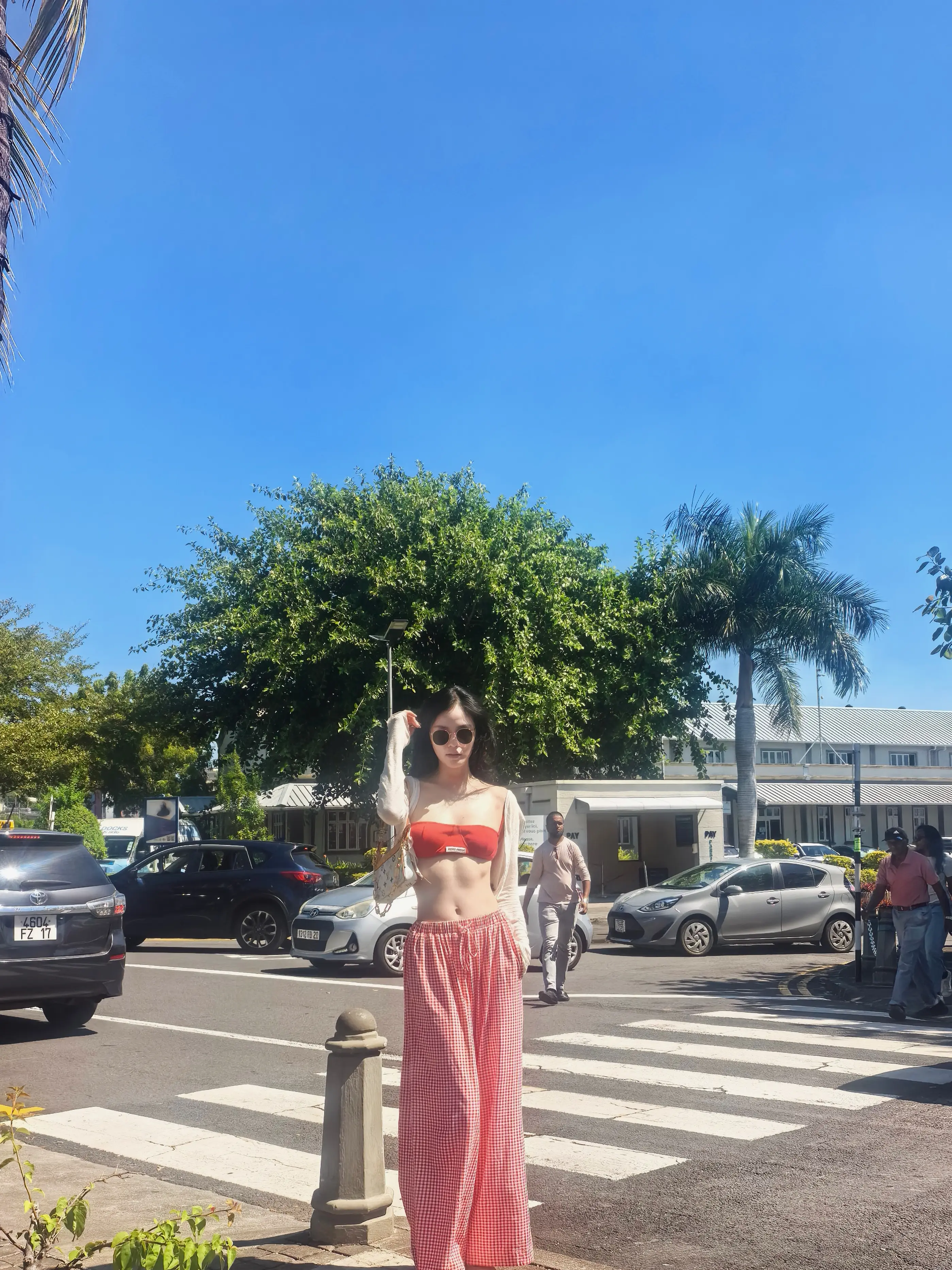 想到很多事物毫无结果，但又想到这世界足够辽阔