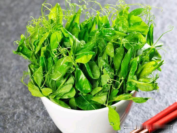 最近单位组织体检，报告一出，办公室里顿时一片哀叹——血脂高、尿酸高、血压也飘红。