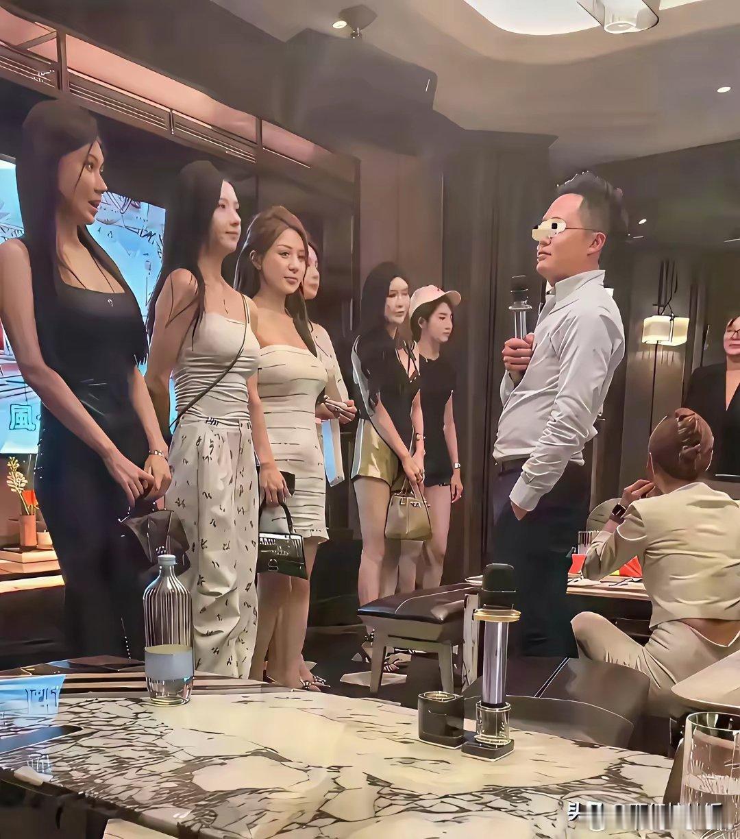 此情此景拿着麦克风的领导讲的第一句话是什么？经典一点儿有经验的网友回答一下……