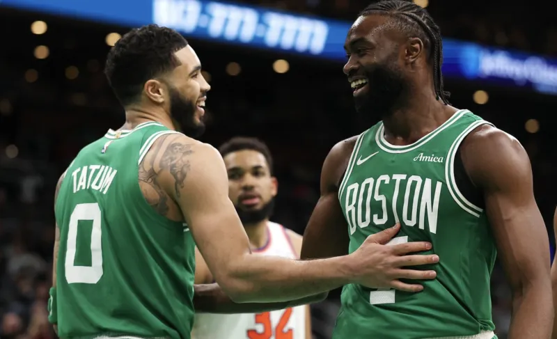 前NBA球员戈登-海沃德接受媒体采访，谈到了凯尔特人球员杰伦-布朗和杰森-塔图姆