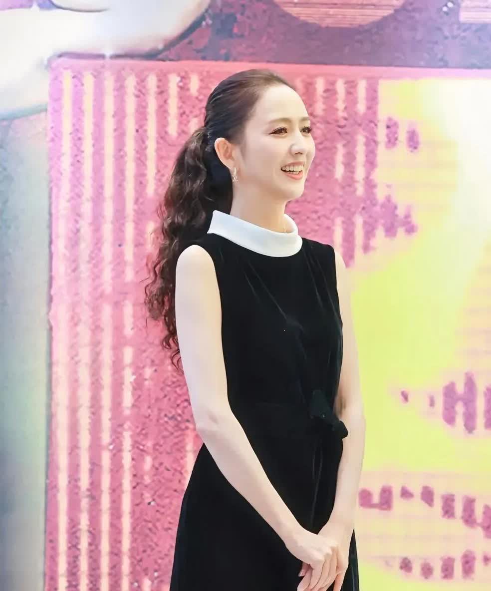 现在娱乐圈最尴尬的就是陈思诚女友阮巨了吧！陈思诚卡点给前妻祝福就算了，结果，