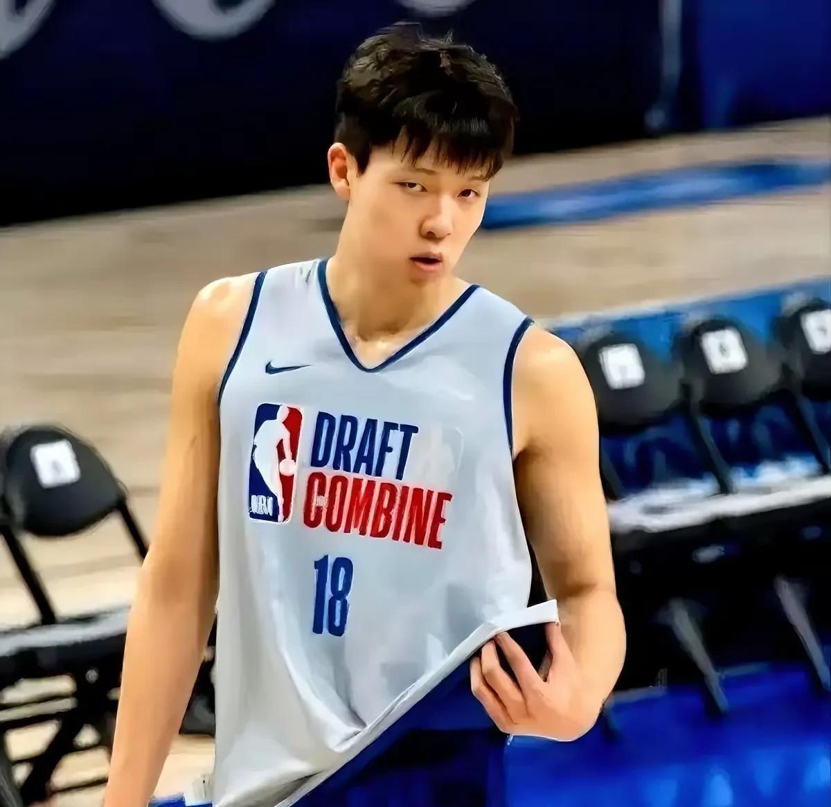 如果杨翰森入选NBA，平心而论，超越4大前辈概率如下1、超越姚明——0%2、