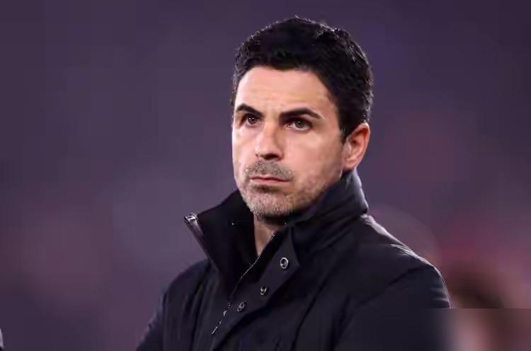 别再盯着瓜迪奥拉了，全球最能挣钱的教练，一年卷走2.5个亿，是那个天天在场边嘶吼