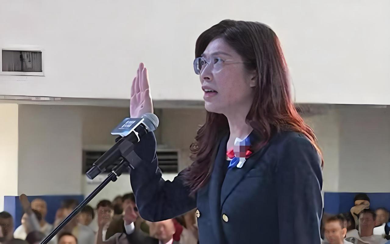 历史正在重演！当年国民党那帮大佬，是如何联手做掉洪秀柱的，今天，他们就准备如何做