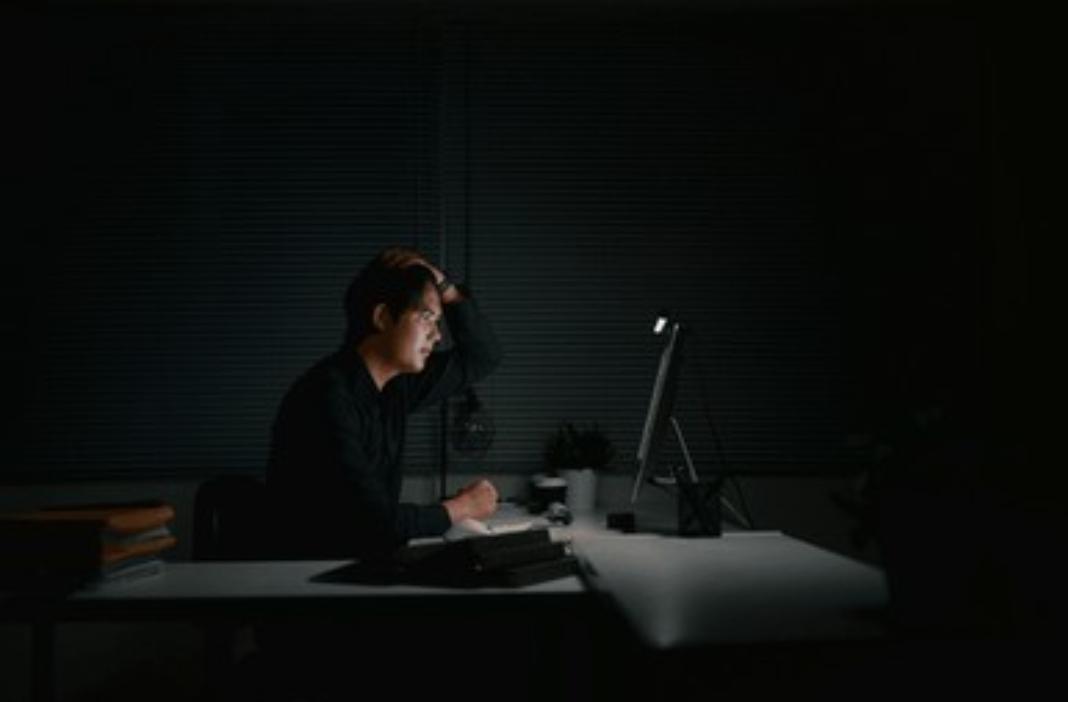 职场真相：领导想让你走，从不会明说。他会挑你毛病，让你说什么都错、做什么都错；