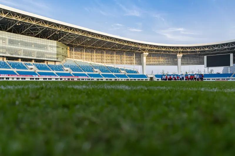 在4月18日的苏超比赛里，南京队着实令人失望。这场比赛中，南京队客场0比2输给宿