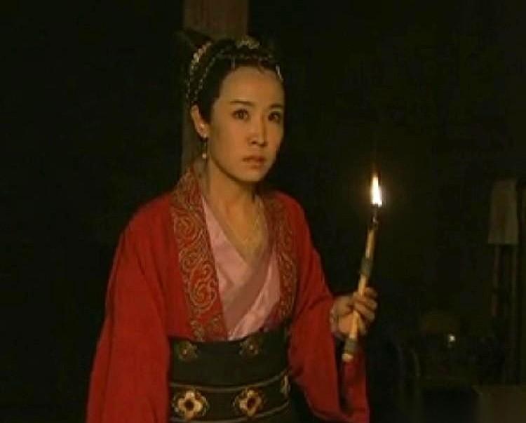 《神探狄仁杰》第二部里，有个镜头我现在都记得清清楚楚。李元芳和如燕，两大高手护