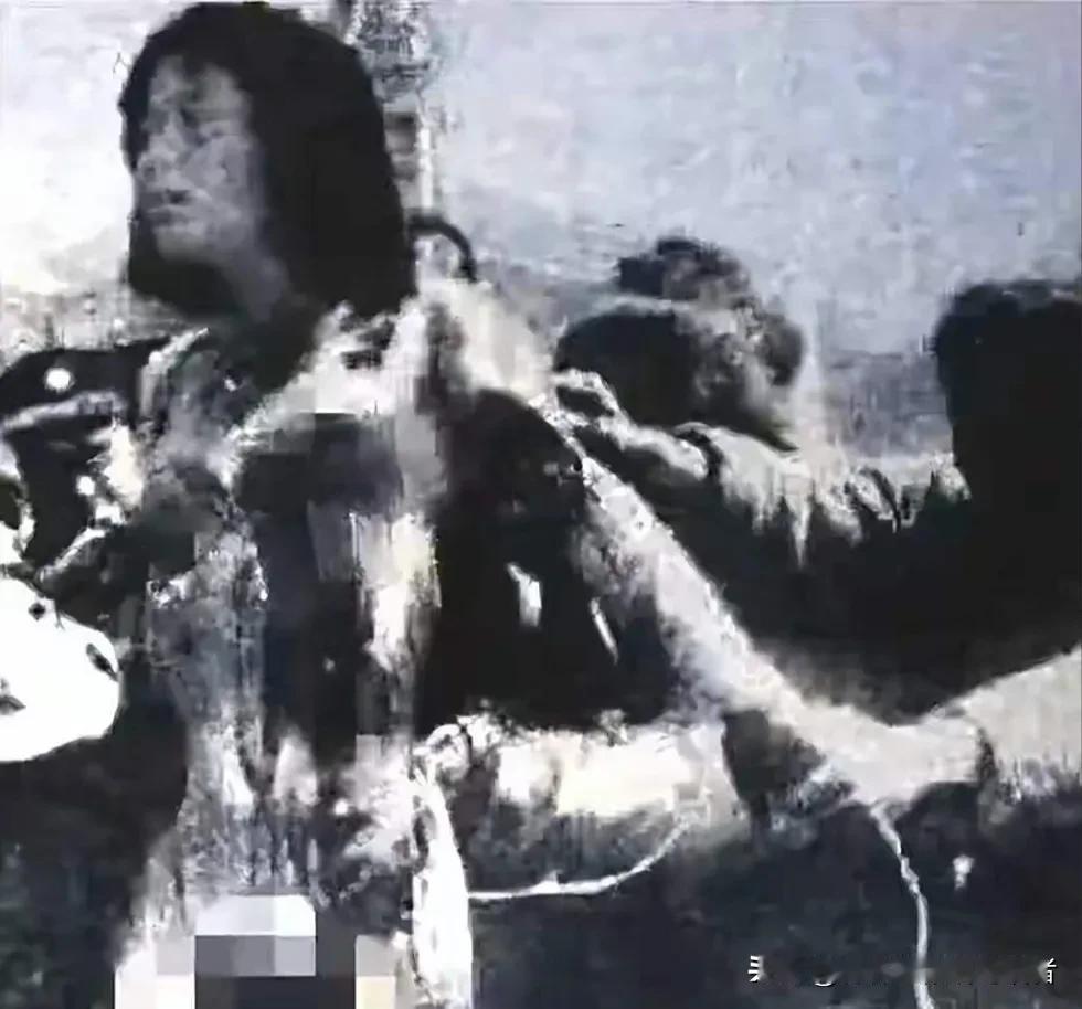 昨晚听一位衡山老人提起，他爷爷是当年的老篾匠，酒后红了眼圈说：“1928年马王庙