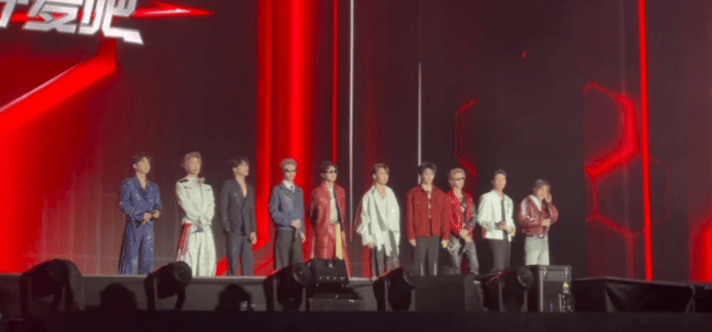 看到十个勤天要喊什么那必须是“十个勤天，做大做强”！从后陡门的田间走到福州的舞