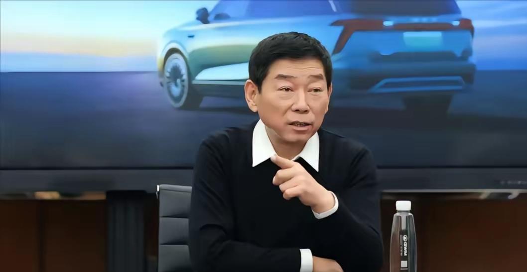 说长城汽车掉队的人，恐怕还没看懂它手里刚亮的牌。2026年1月刚发布的“归元”