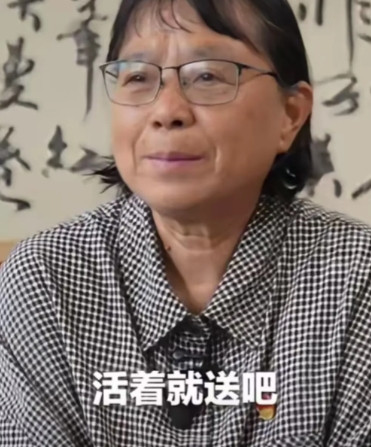 我有个亲戚去华坪做过支教，跟张桂梅相处过几个月她说网上报道的张桂梅现实中真不