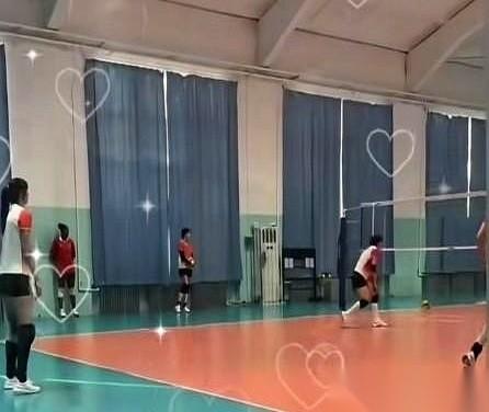 我勒个去！天津女排这波操作，外援都到齐了，小马丁内兹也开始练了，娜塔莉娅也来了—