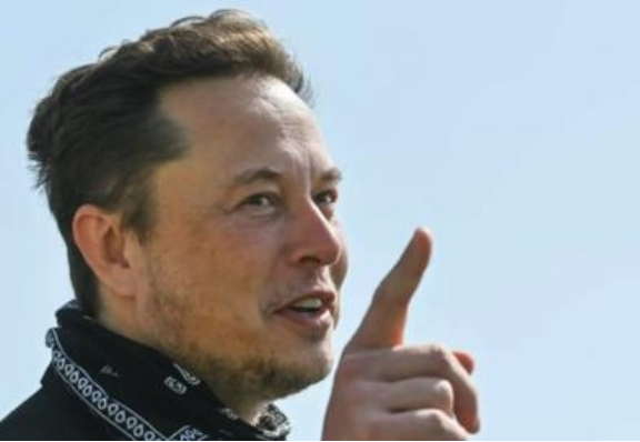 美国慌了？马斯克紧急发声，语出惊人：“唯一能让美国摆脱债务危机、避免破产的办法，