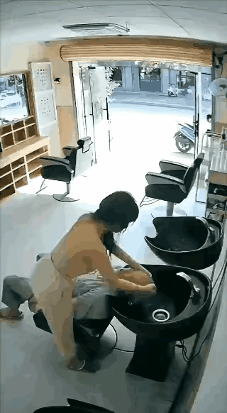 如果我没猜错的话，这哥们每天至少来一次[思考]