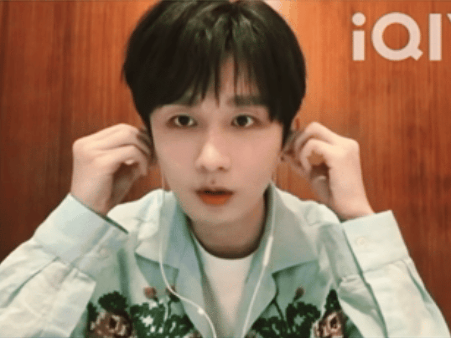 成毅狩谎cy成毅林彦廷戴耳机也可以这么萌萌哒.成毅成毅｜傅诗淇｜两京十五日｜朱瞻