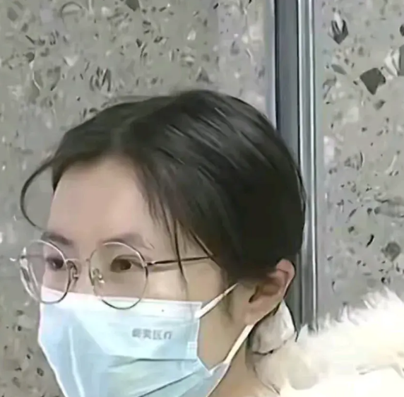 这次真的得为景德镇理发店的做法点赞了，没做过的事凭什么要道歉和赔偿呢？    