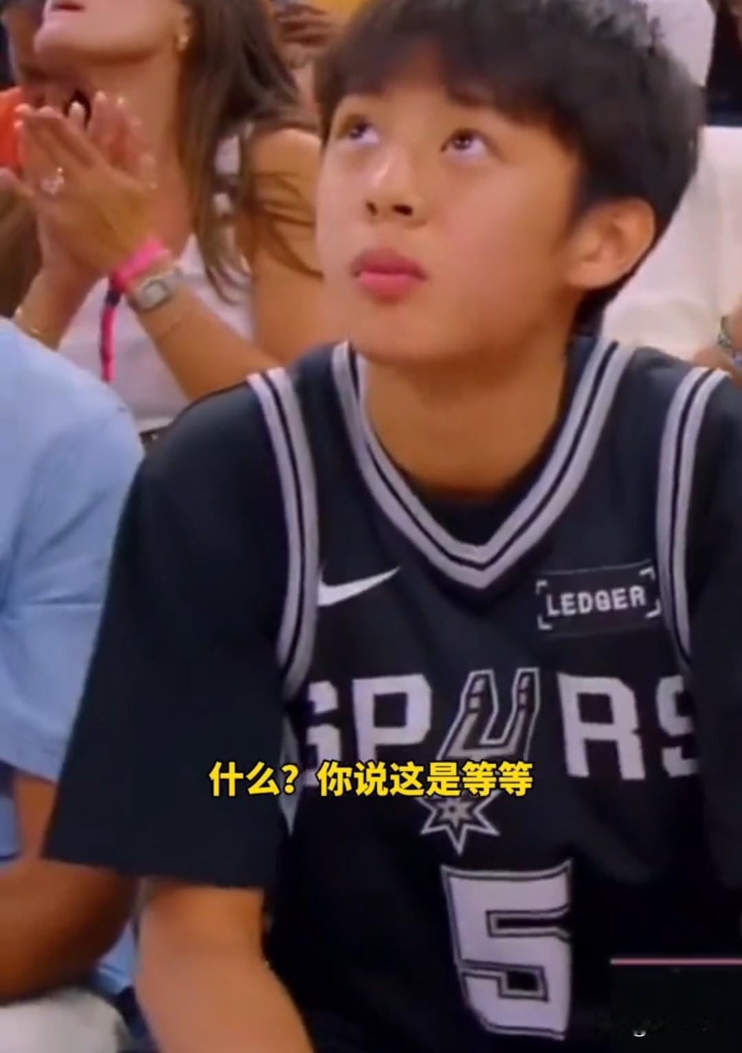 等等真的完美继承了邓超孙俪的优良基因，真的和孙俪太像了[爱心][爱心][爱心]邓