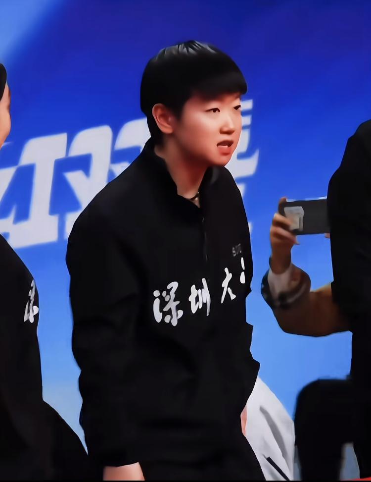 奶凶奶凶的莎指导上线了平时自己打球一点不慌轮到坐底下莎指导都快撅过去了恨