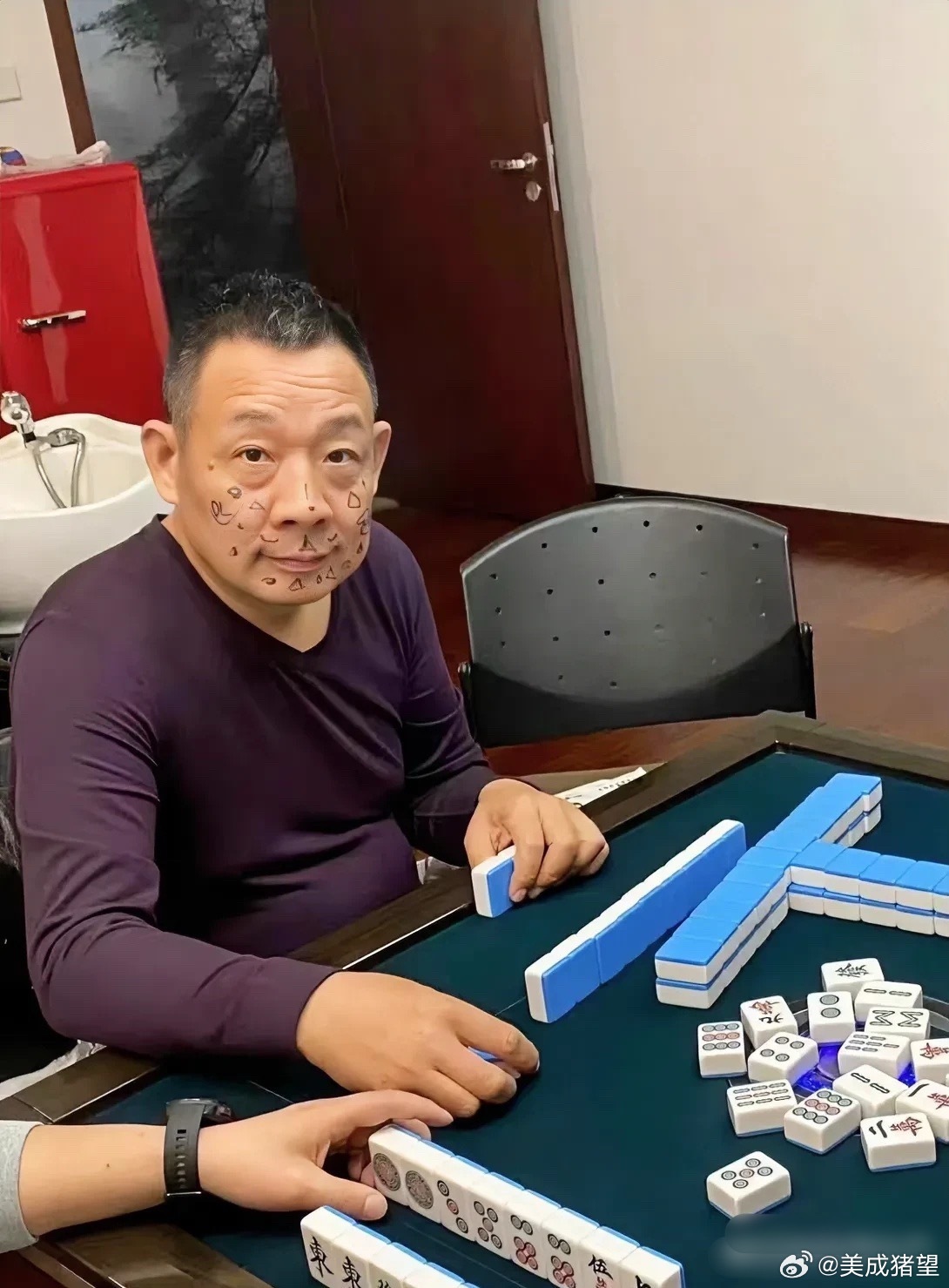 你敢相信这是胖东来老板吗？