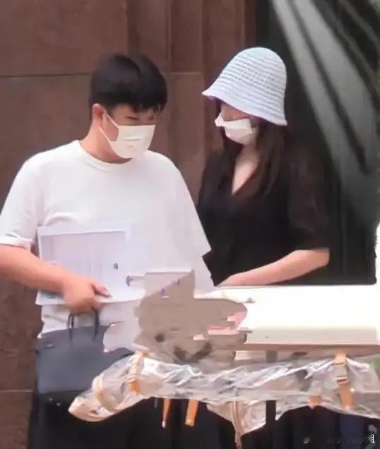 阚清子被富豪老公扶上奔驰大G，在颜值面前，钱和体贴更重要！​​​