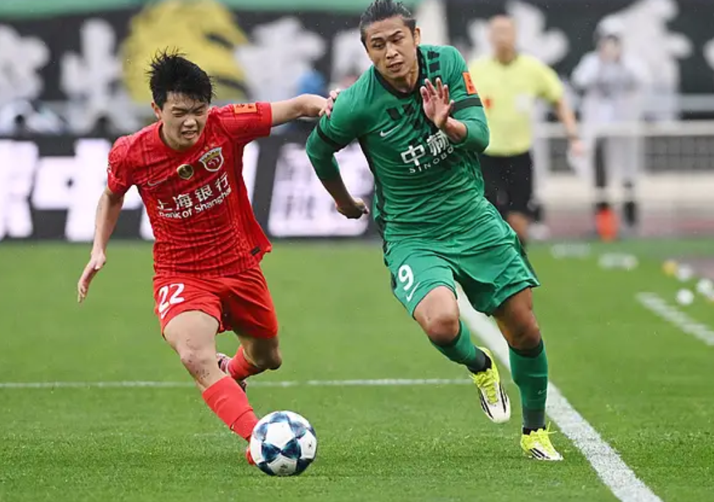 北京国安连续遭遇误判？踢泰山队的点球漏判，踢辽宁红牌降格？辽宁踢的思路全对，也赶