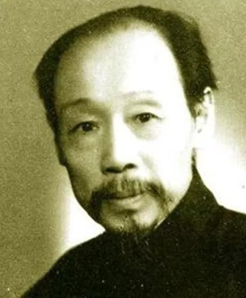 1925年那会儿，孙中山先生病得很重，好多大夫都查不出他到底哪儿不对劲。后来萧龙