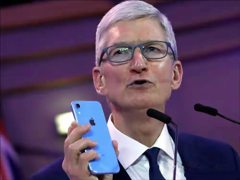 特朗普铁了心要苹果回美国生产，直接开炮：“不在美国造iPhone，就加25%关税