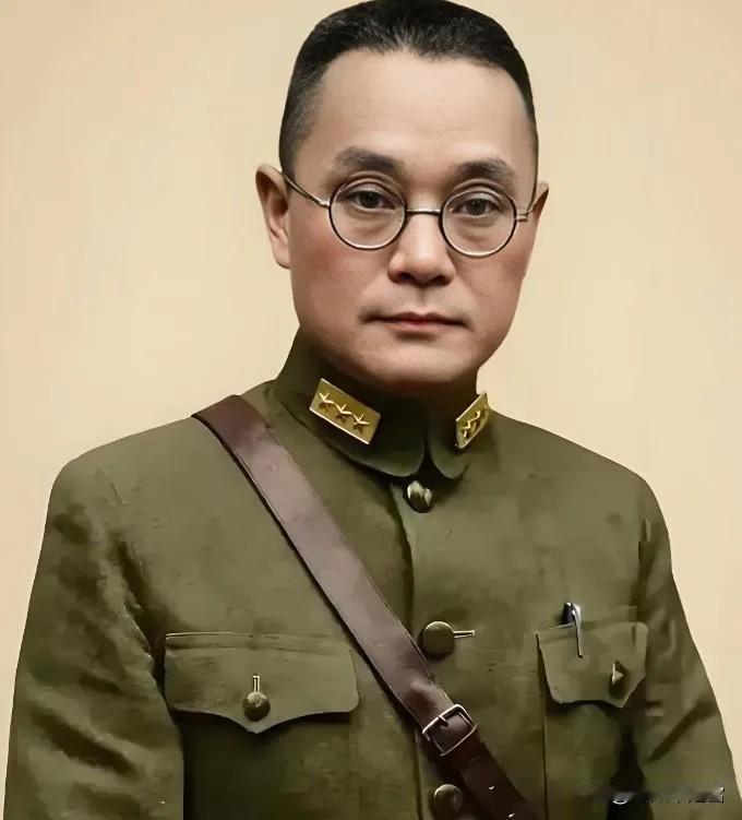 1949年潘文华起义前夜发现妻子张俊是特务，他转身一把推开一箱金条：你走吧，我选