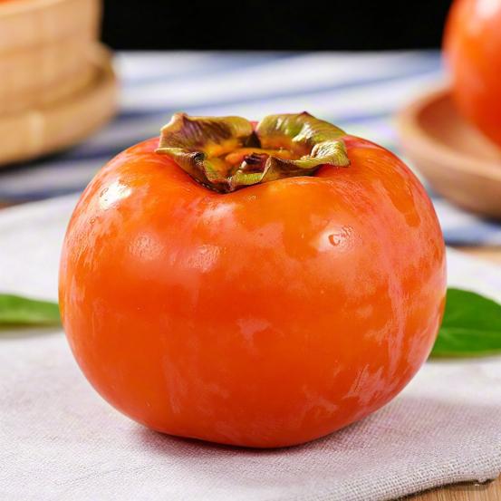 柿子立大功！医生发现：柿子可能对这3种慢性病有好处！可以常吃。秋意渐起，街角