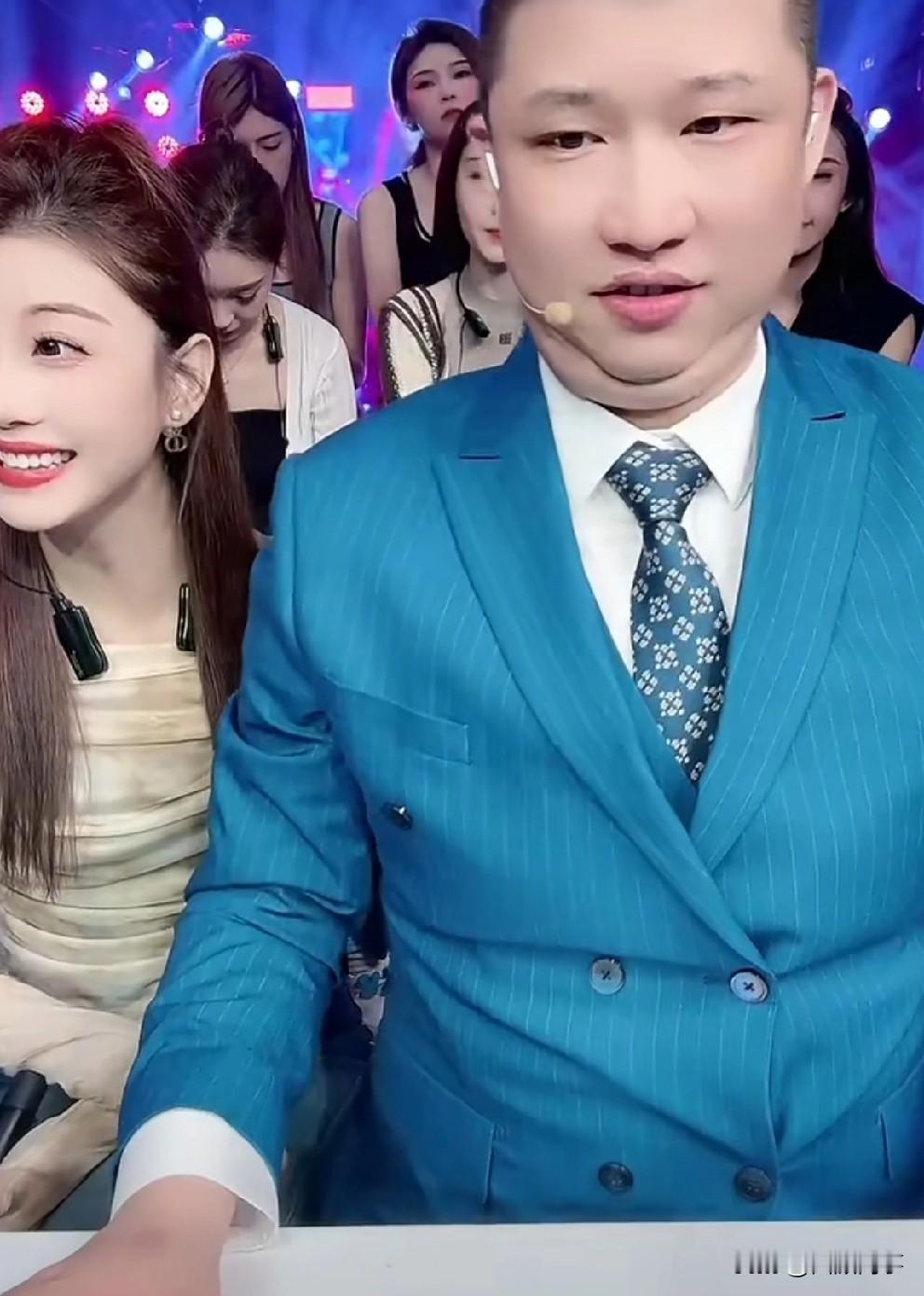 九天说二驴今年春节前不回来就够呛了！二驴封了整整两