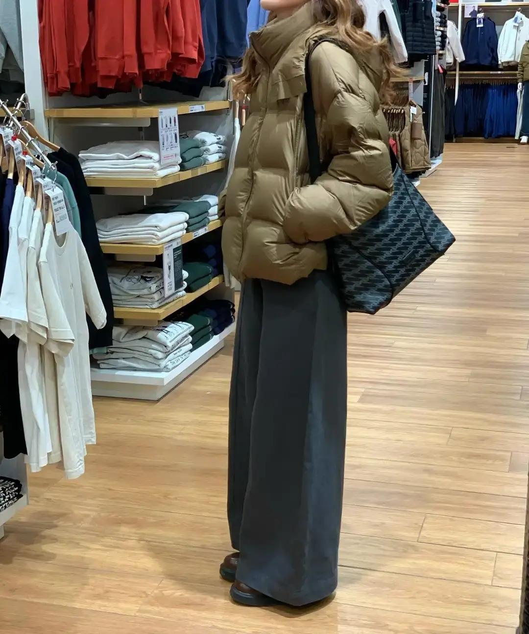 45岁买件咖啡羽绒服，被同学一句“显老”当场破防颜色到底谁说了算？我刷卡那