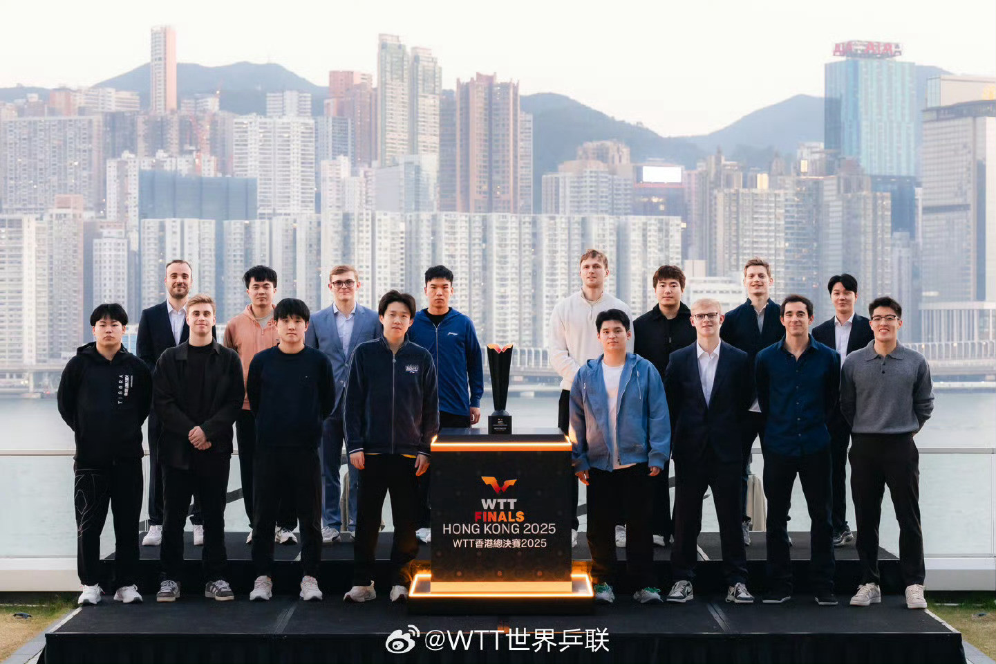 WTT香港总决赛球员合照男子单打、女子单打、混合双打参赛球员香港城市照合照📷