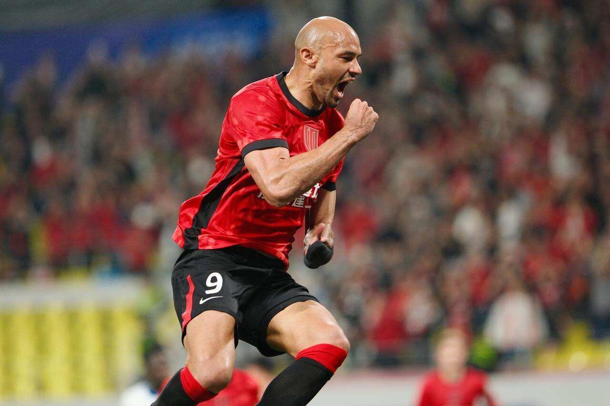 亚冠扩军，成都笑纳大饼！根据亚足联最新会议，亚冠将扩军到32支球队，这样的话，