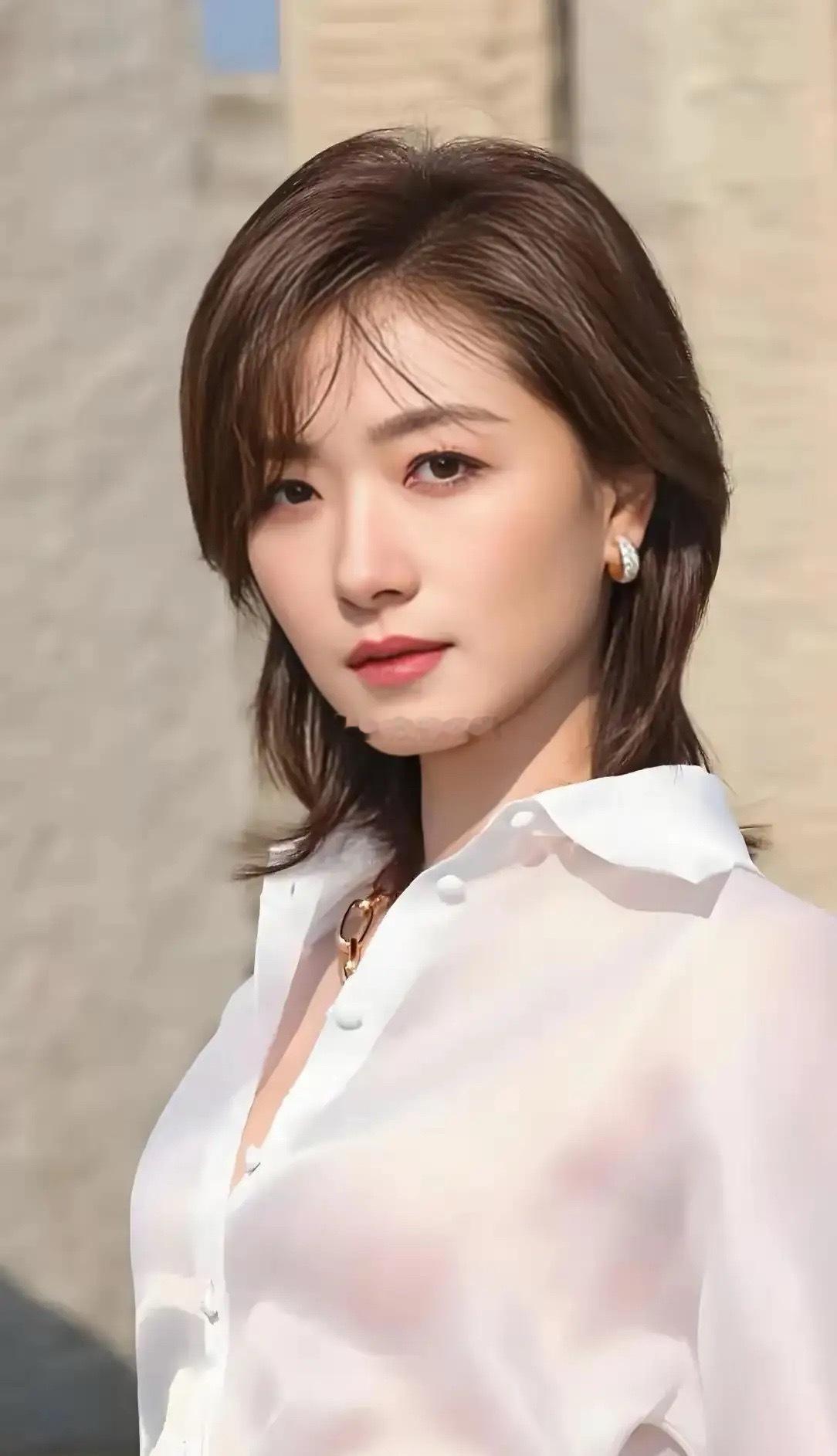 43岁万茜彻底颠覆人设！当年公开喊着不结婚不生子，被前任伤透心，如今甘愿放下事业