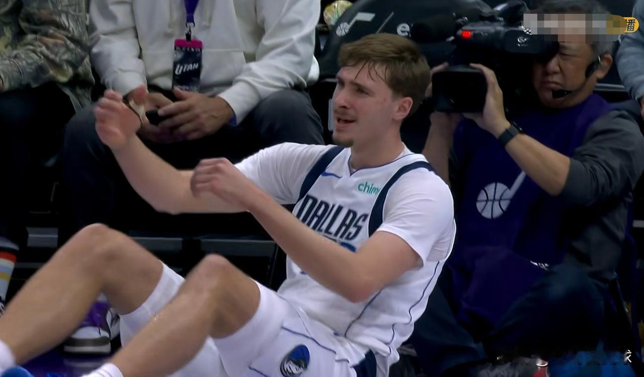 我一定要狂赞独行侠天才新星弗拉格！虽然今天独行侠在客场以133：140输给了爵士