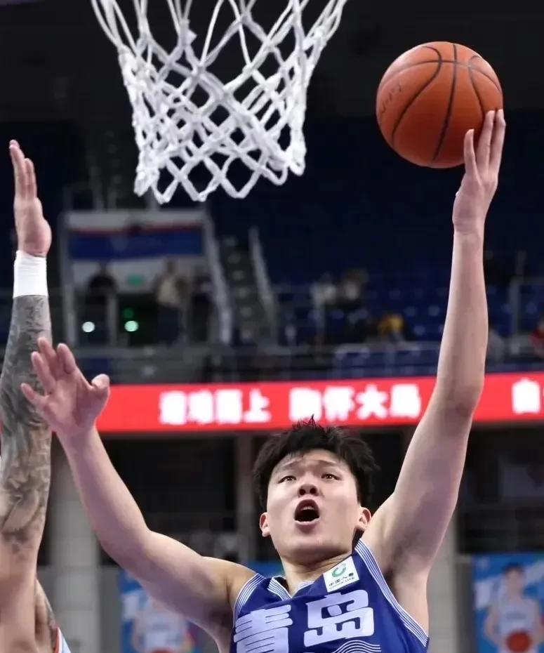 难怪青岛这么积极送杨瀚森去NBA！自从杨瀚森想去NBA闯荡之后，青岛俱乐部不惜