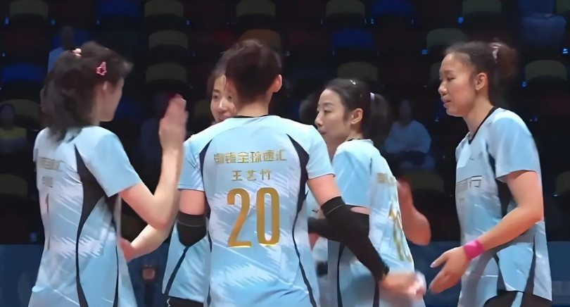 天津女排终于迎来了一场酣畅淋漓的胜利。面对四川，她们让对手3局都未上20分，为晋