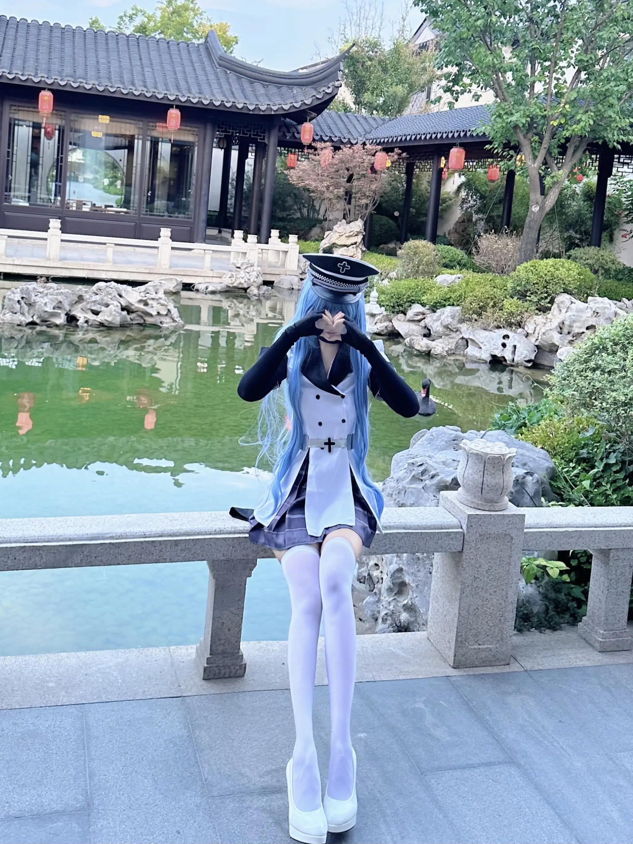 向流星许愿一个没有悲伤的明天。
