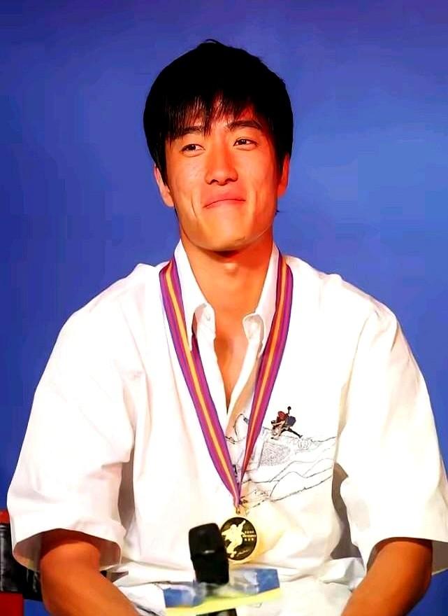 225万的江景房，眨眼涨到千万，白送人的刘翔一句“不后悔”冲上了热搜。当年开