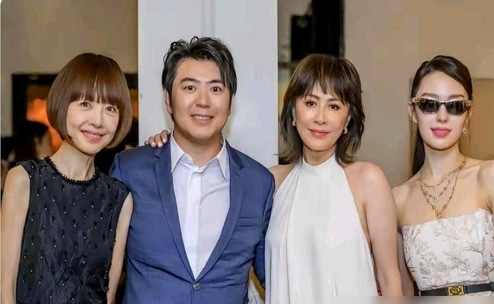 都以为刘嘉玲吃醋，其实根本不是那么回事。她守的，从来不是一个男人，而是梁朝伟